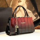 Bolsa Feminina Retrô em Couro Envernizado Fashion - Janelaila Moda